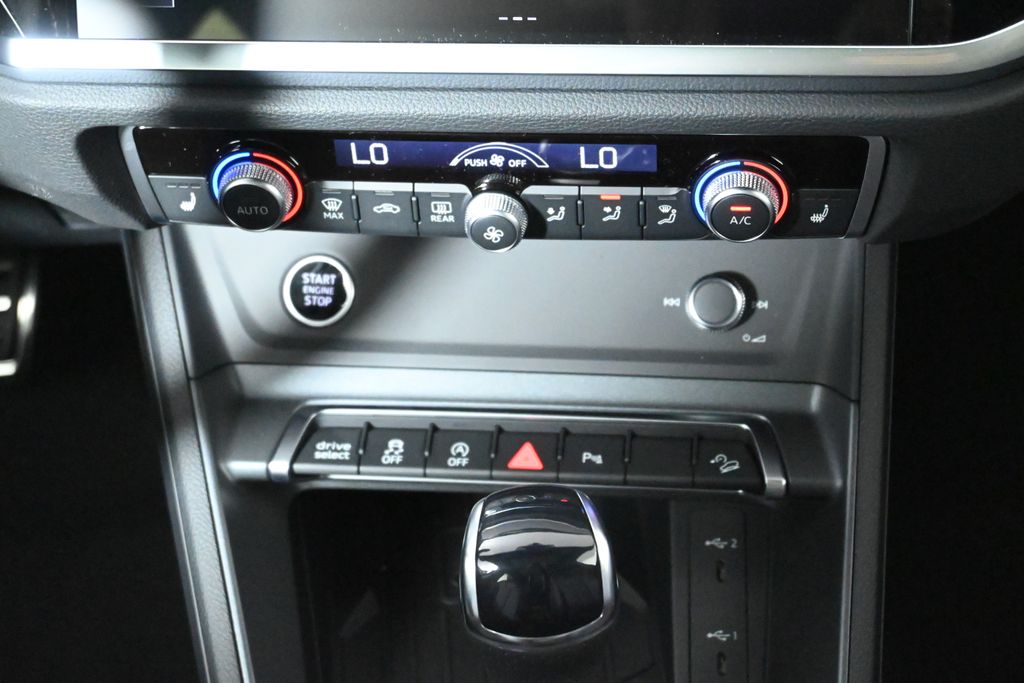 Thumbnail: 2025 Audi Q3 - 18