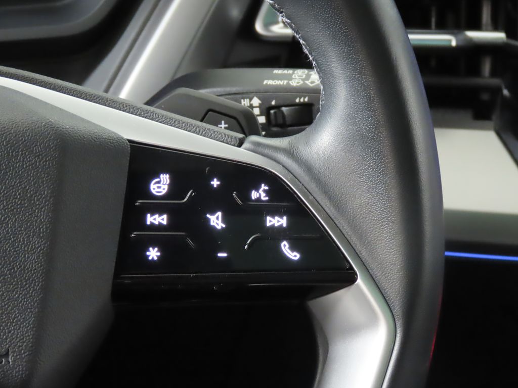 Thumbnail: 2023 Audi Q4 e-tron - 15