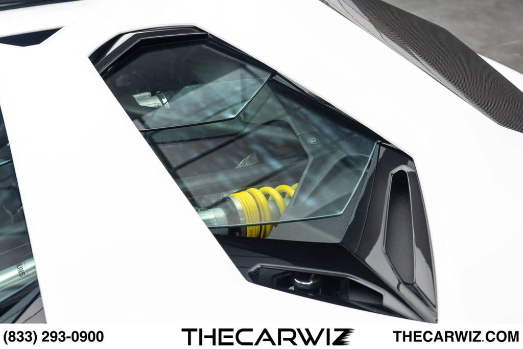 2017 Lamborghini Aventador Base - Photo 23