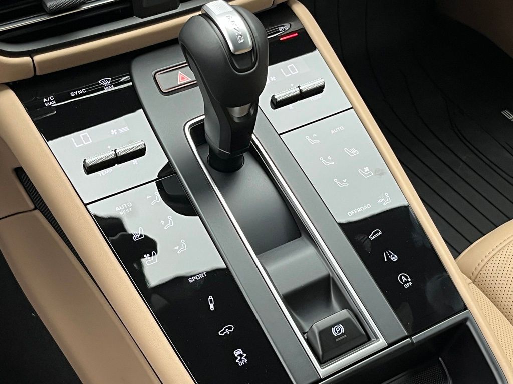 Thumbnail: 2026 Porsche Macan - 18