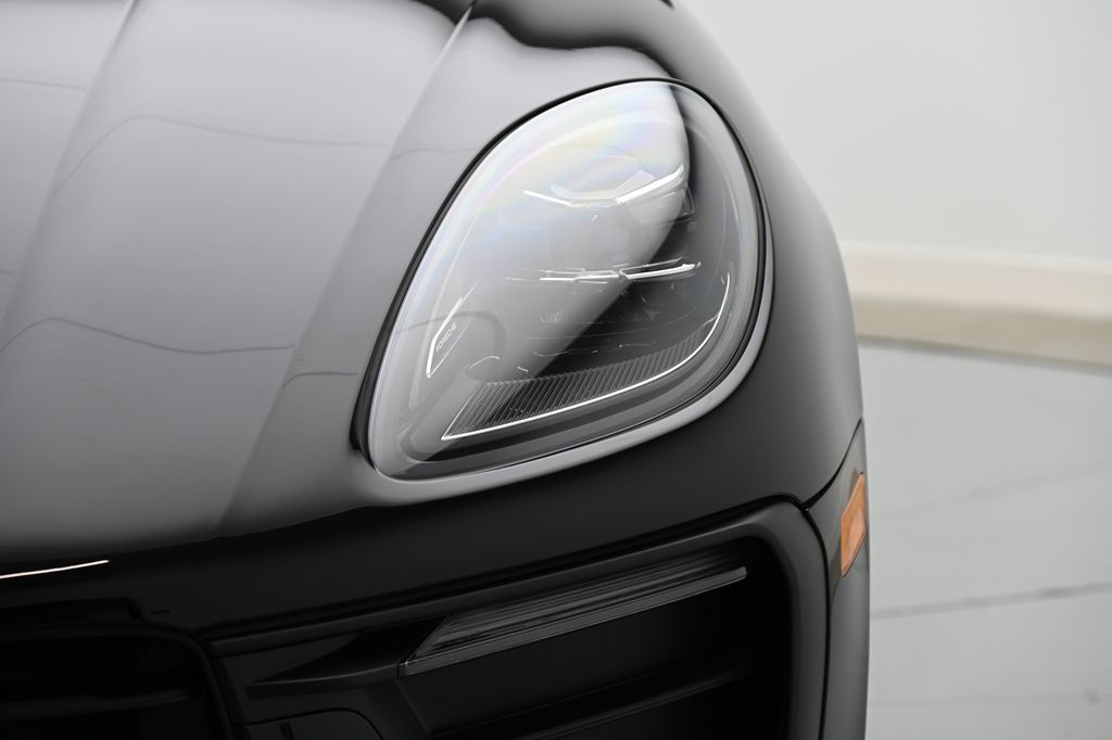 2024 Porsche Macan  12