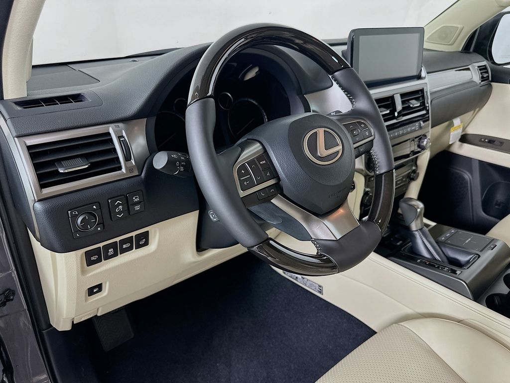 2023 Lexus GX 460 Luxury 9