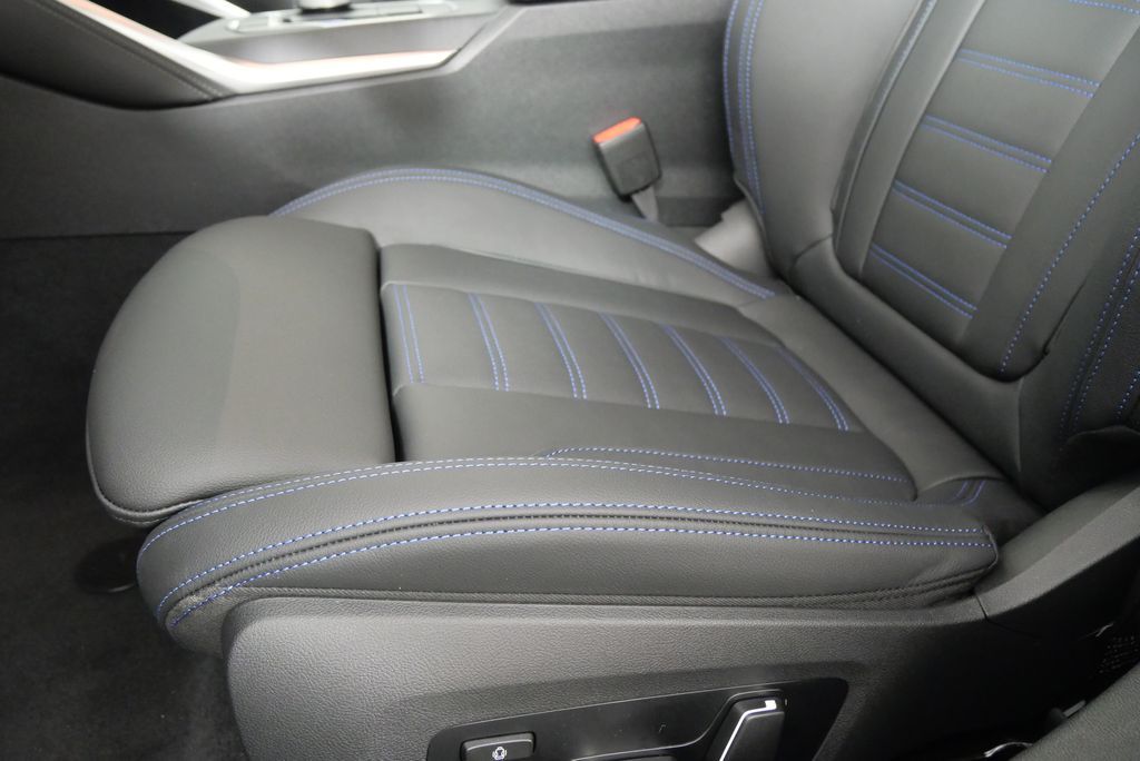 2025 BMW i4 eDrive40 23