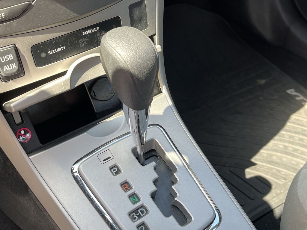 Thumbnail: 2013 Toyota Corolla - 18