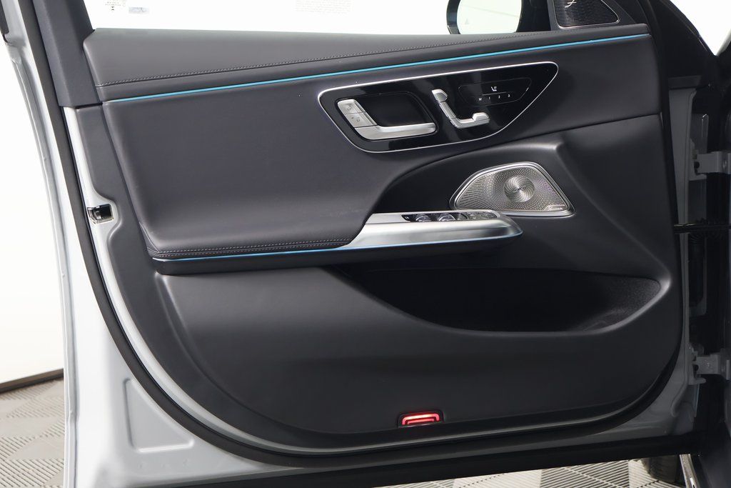 Thumbnail: 2025 Mercedes-Benz E-Class - 7