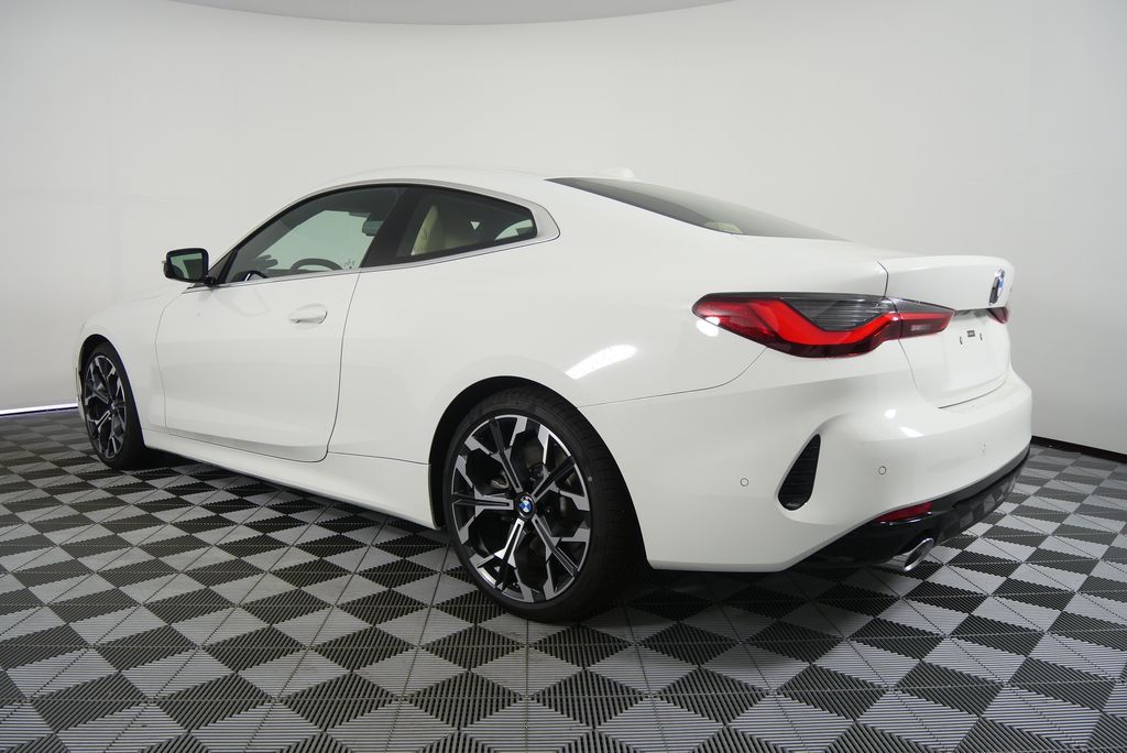 Thumbnail: 2026 BMW 4 Series - 5