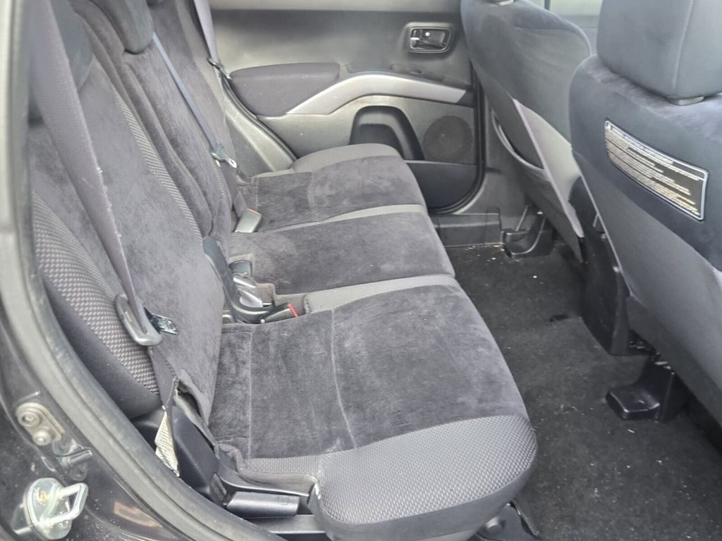2010 Mitsubishi Outlander - $2,995