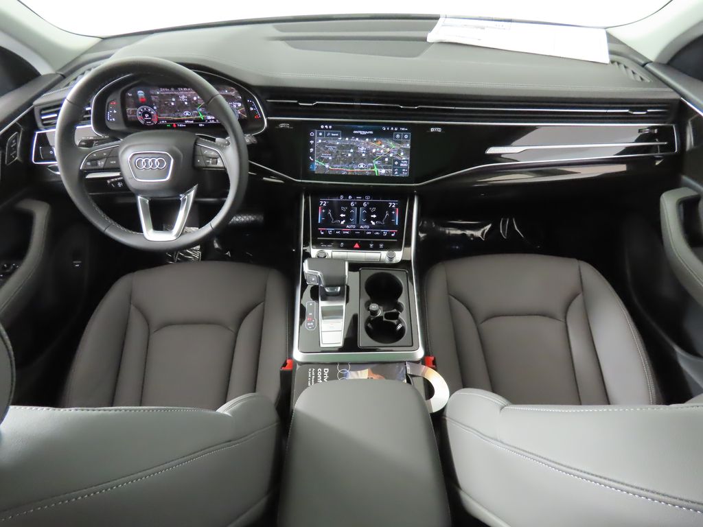 Thumbnail: 2025 Audi Q8 - 12