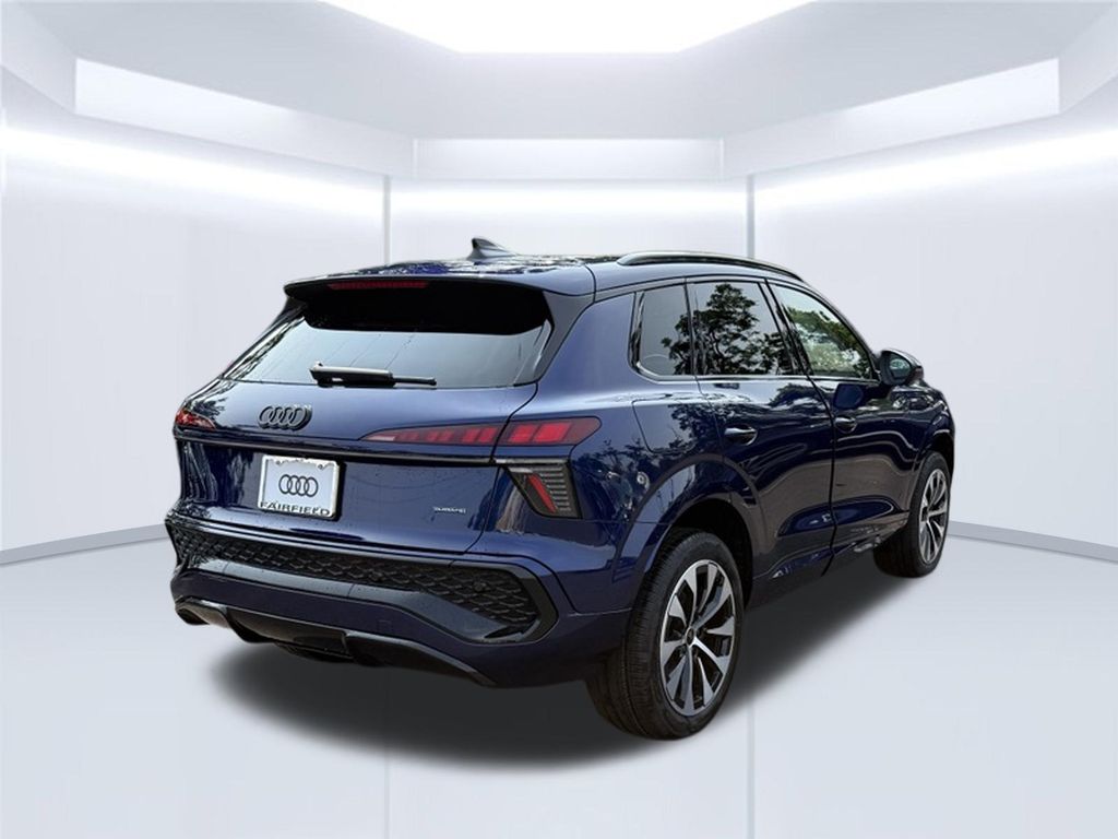 Thumbnail: 2026 Audi Q3 - 3