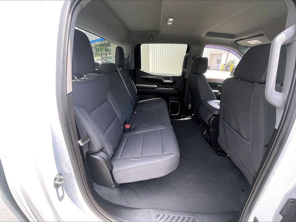 2023 Chevrolet Silverado 1500 — photo 16
