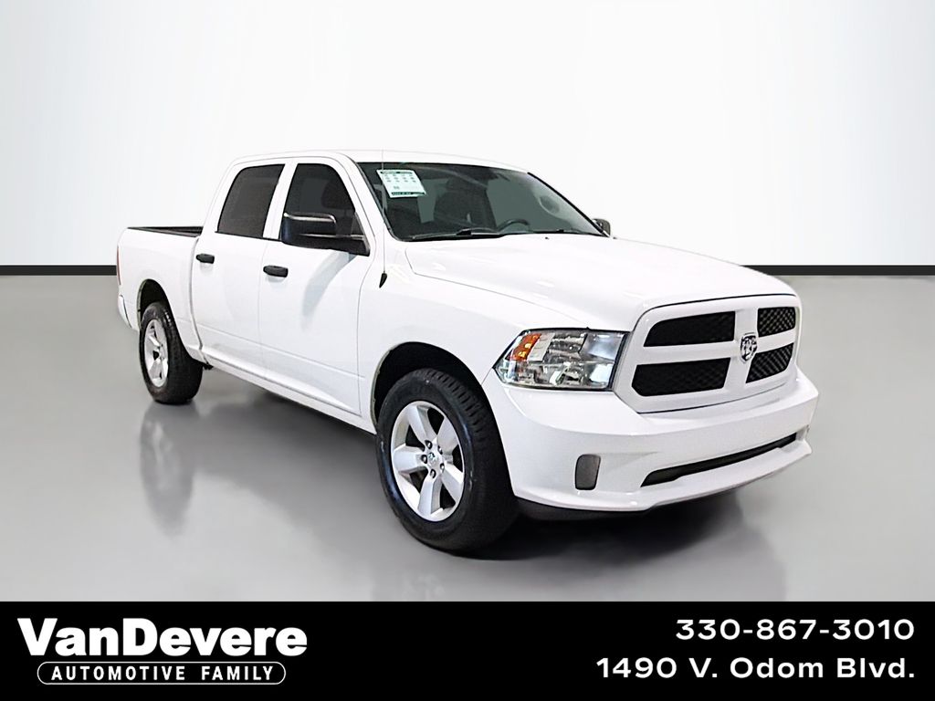 Bright White Clearcoat 2015 RAM 1500 Pickup Truck Four-Wheel Drive 8-Speed Automatic