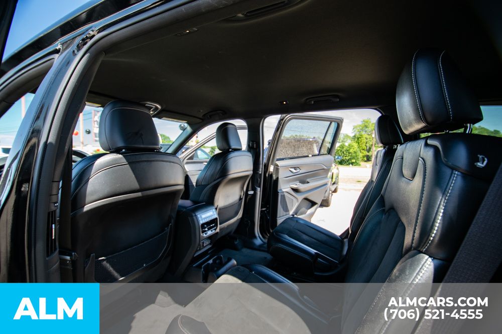 2023 Jeep Grand Cherokee Altitude photo 7
