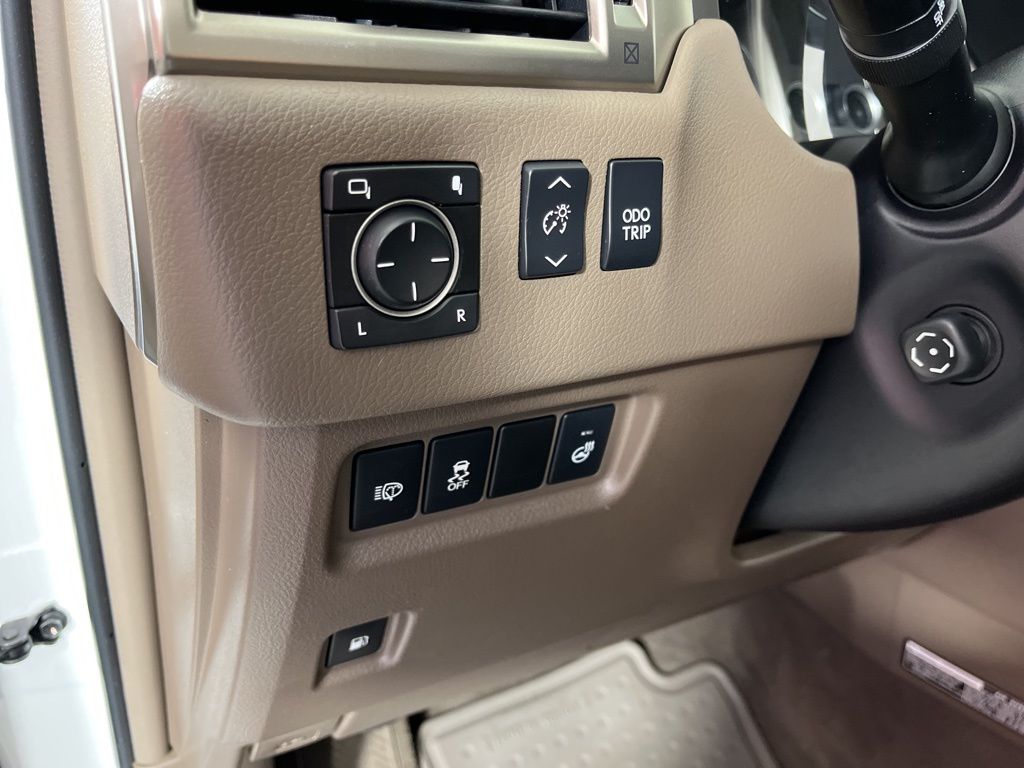 Thumbnail: 2017 Lexus GX - 28