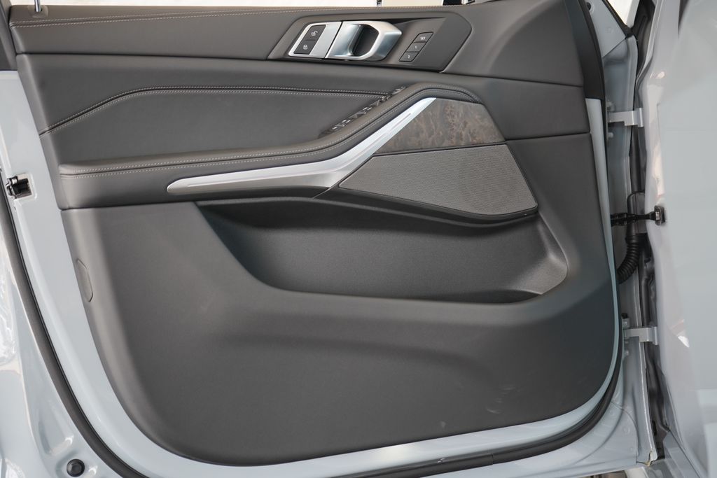 2026 BMW X5 sDrive40i 9