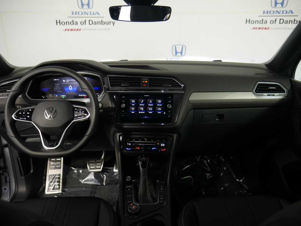 Thumbnail: 2024 Volkswagen Tiguan - 16