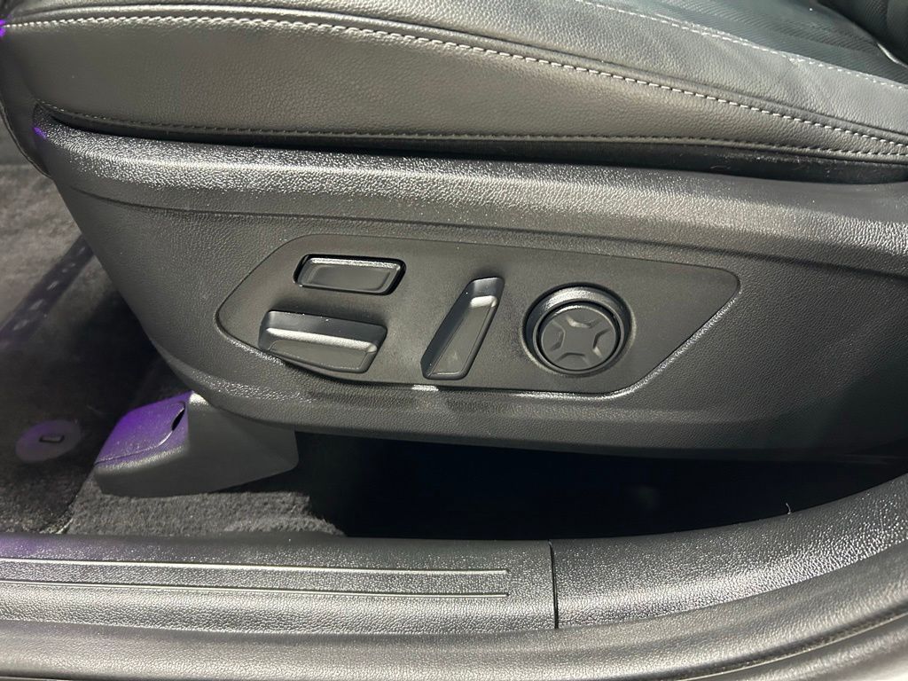 used 2023 Kia Sorento car, priced at $33,953