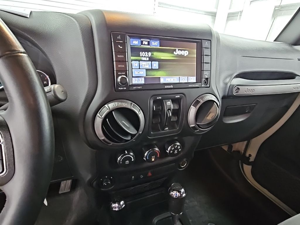 2017 Jeep Wrangler Unlimited Willys photo