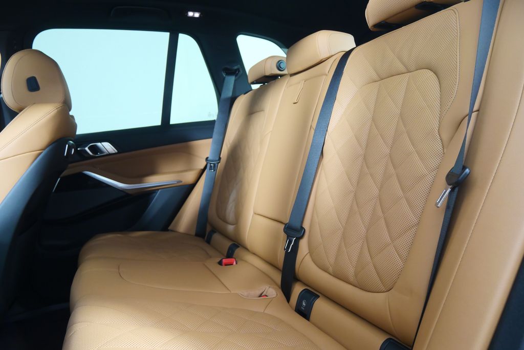 Thumbnail: 2026 BMW X5 - 15