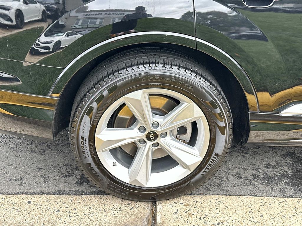 Thumbnail: 2022 Audi Q7 - 16