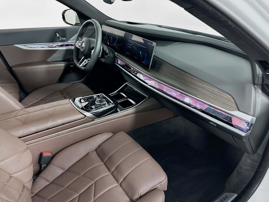 2023 BMW 7 Series 740i 29