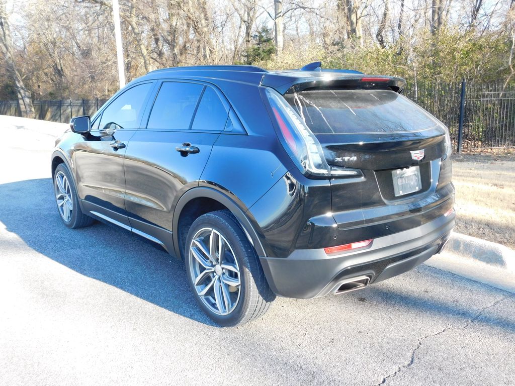 Thumbnail: 2022 Cadillac XT4 - 3