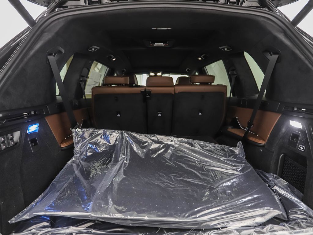 Thumbnail: 2026 BMW X7 - 29