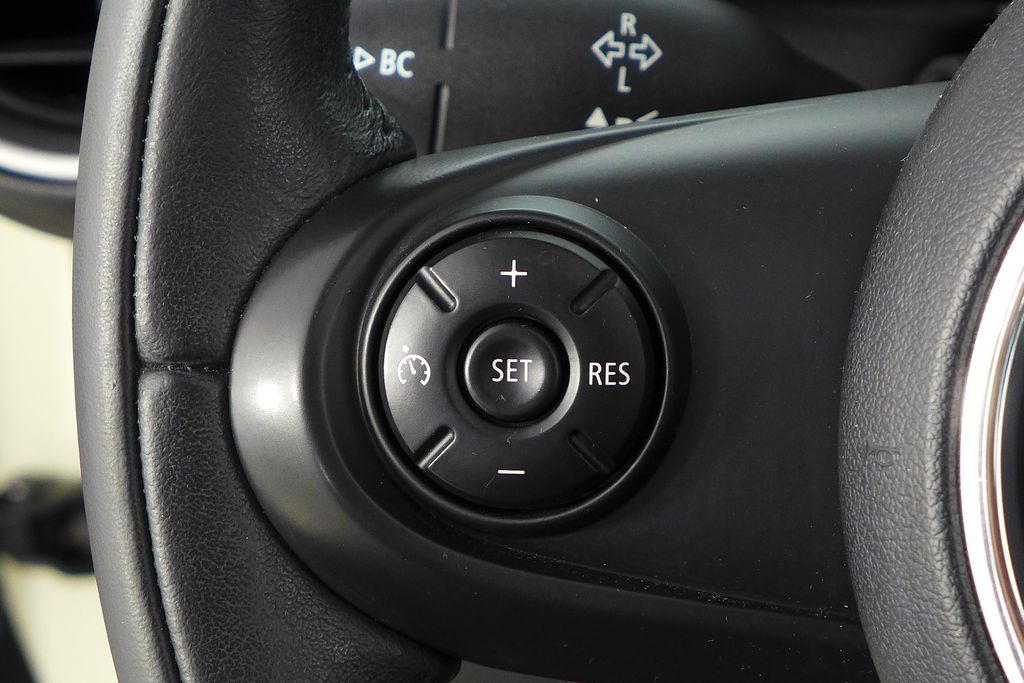 Thumbnail: 2015 MINI Cooper - 30