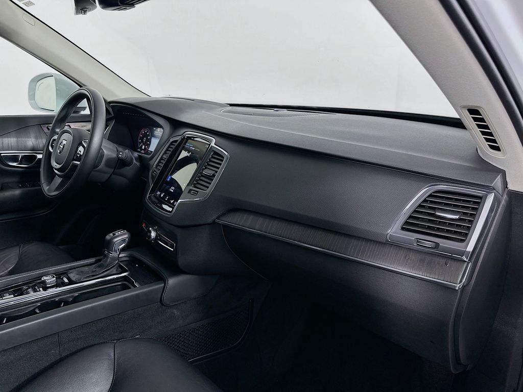 Thumbnail: 2020 Volvo XC90 - 31