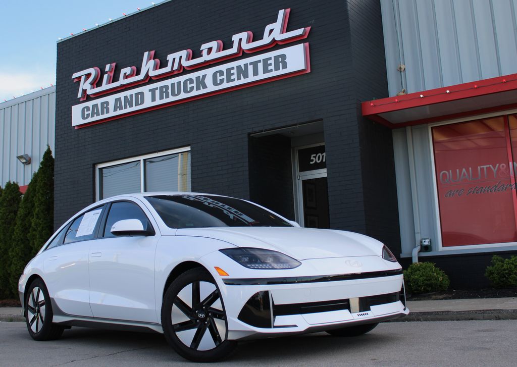 View vehicle photo 6