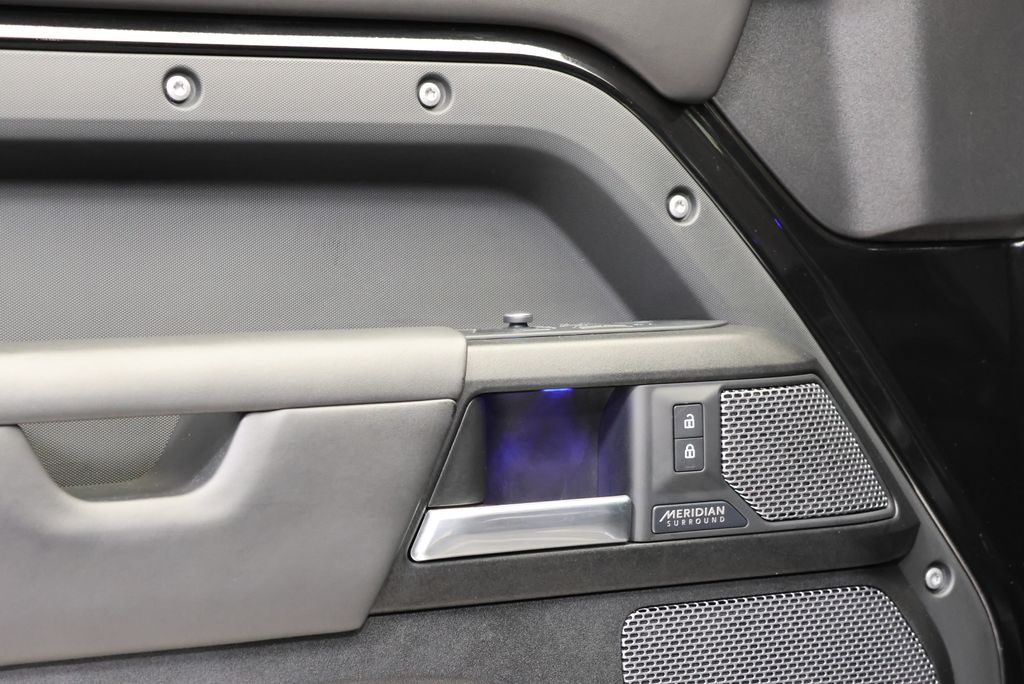 Thumbnail: 2022 Land Rover Defender - 27