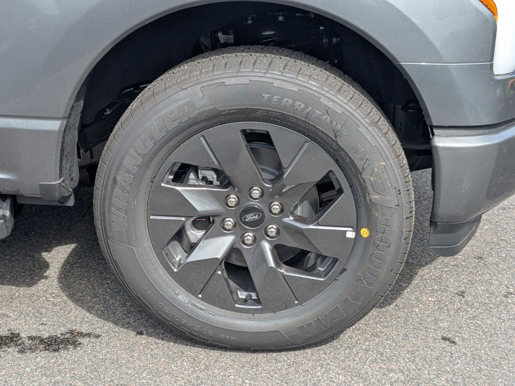 2025 Ford F-150 Lightning Flash