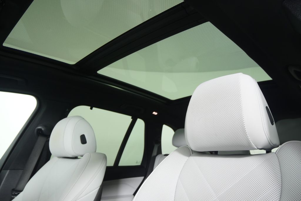 Thumbnail: 2023 BMW X5 - 12