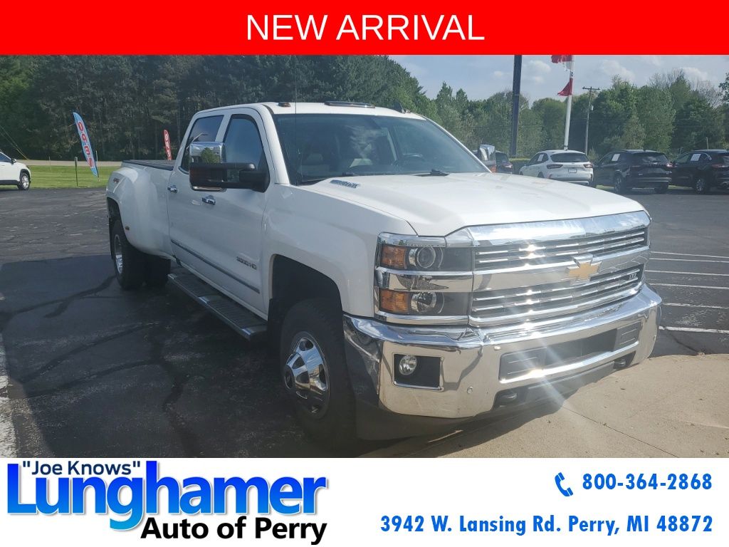 Summit White 2015 Chevrolet Silverado 3500HD Pickup Truck Four-Wheel Drive 6-Speed Automatic