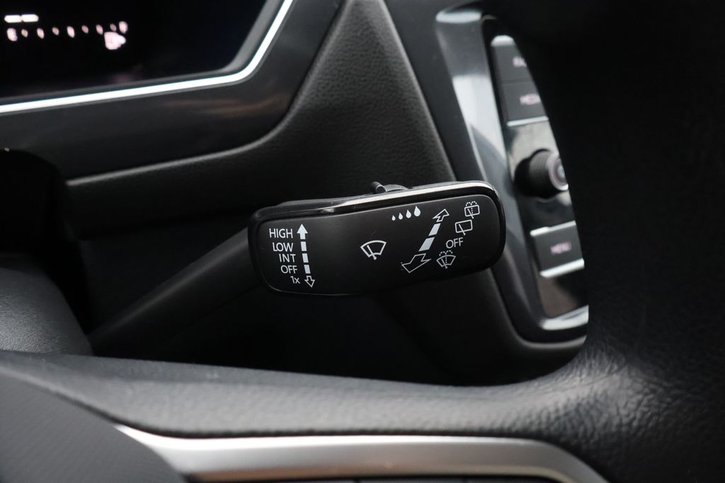 Thumbnail: 2022 Volkswagen Tiguan - 21