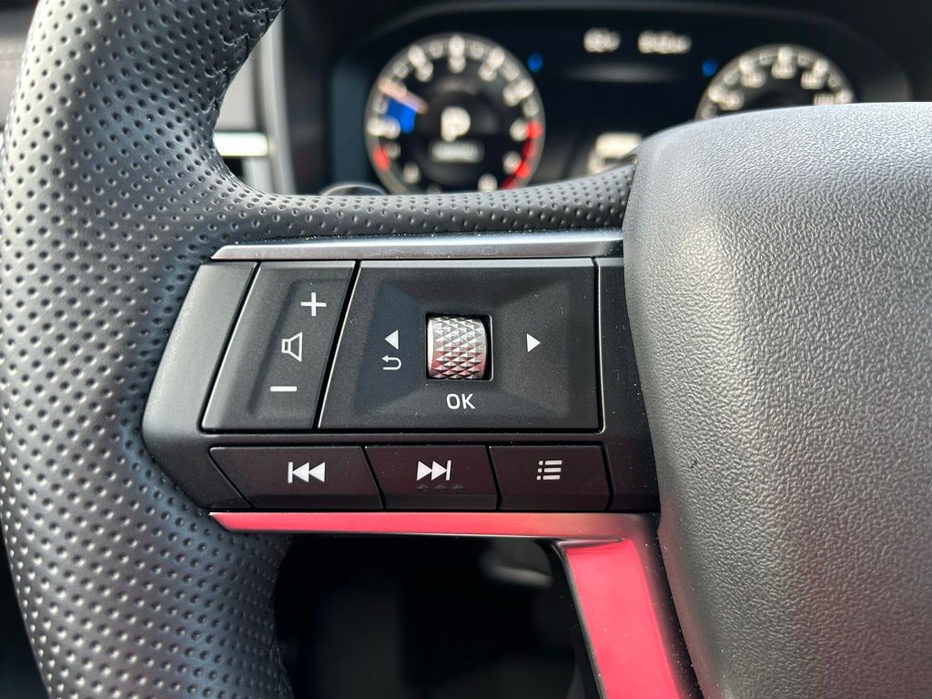 Thumbnail: 2024 Mitsubishi Outlander - 19