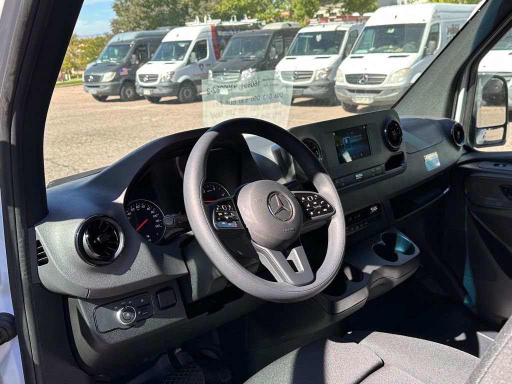 2024 Mercedes-Benz Sprinter 2500 Cargo 144 WB 14