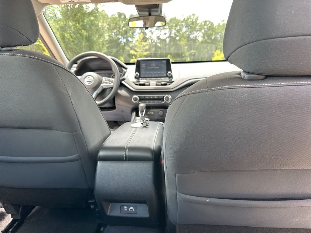 2021 Gun Metallic Nissan Altima 2.5 SV FWD Sedan