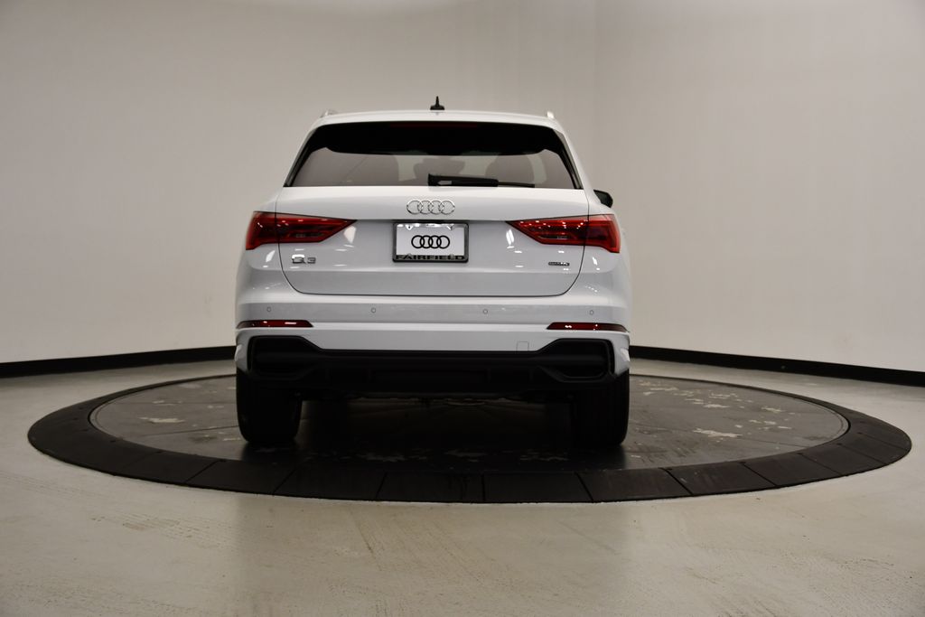 Thumbnail: 2024 Audi Q3 - 4