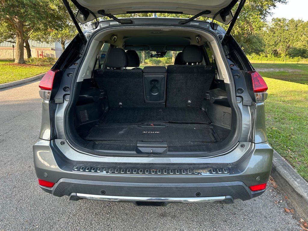 2019 Nissan Rogue SV 10