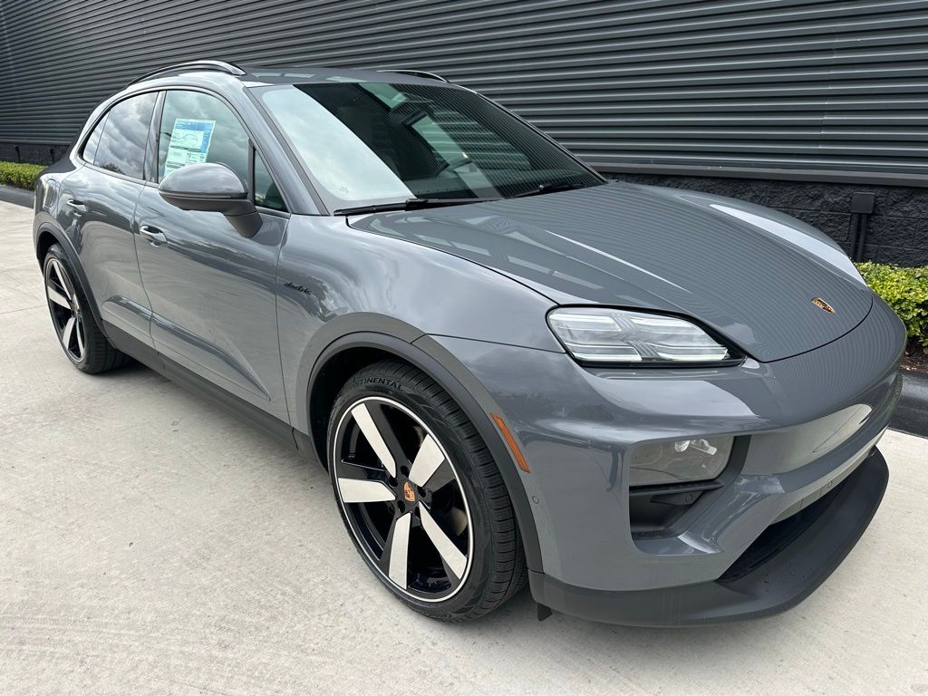Thumbnail: 2026 Porsche Macan - 11