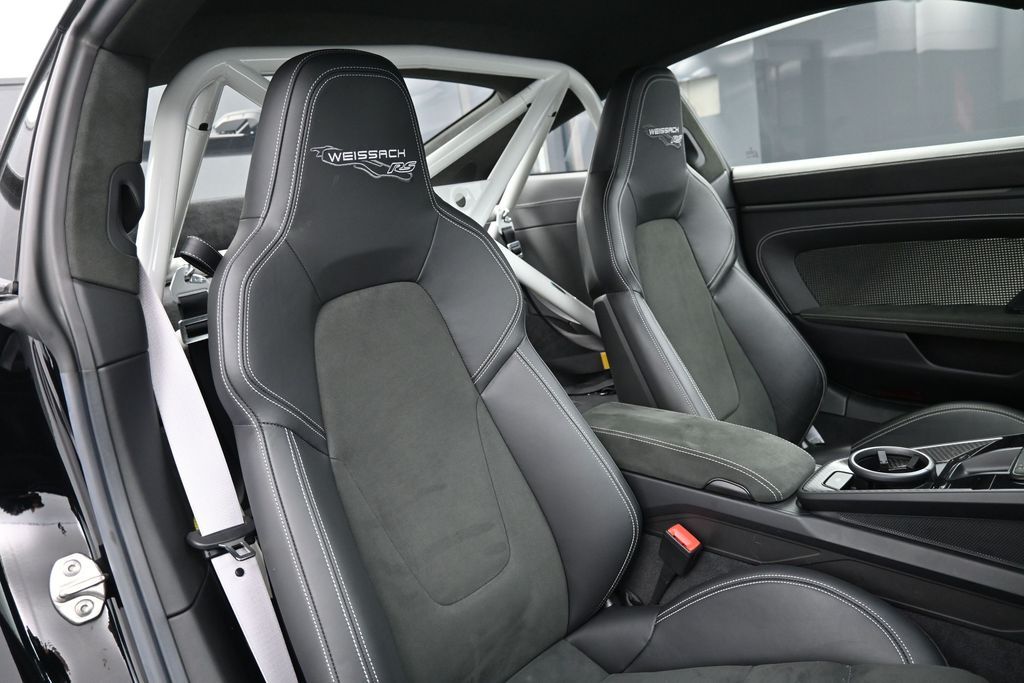 Used 2024  Porsche  image 29