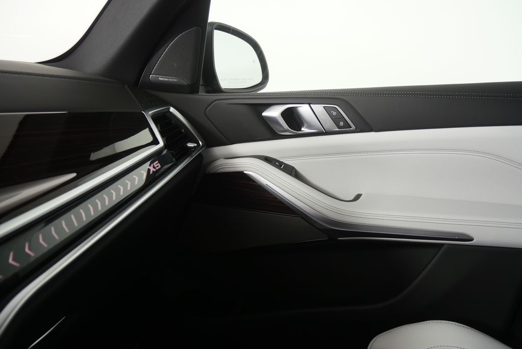 Thumbnail: 2026 BMW X5 - 22