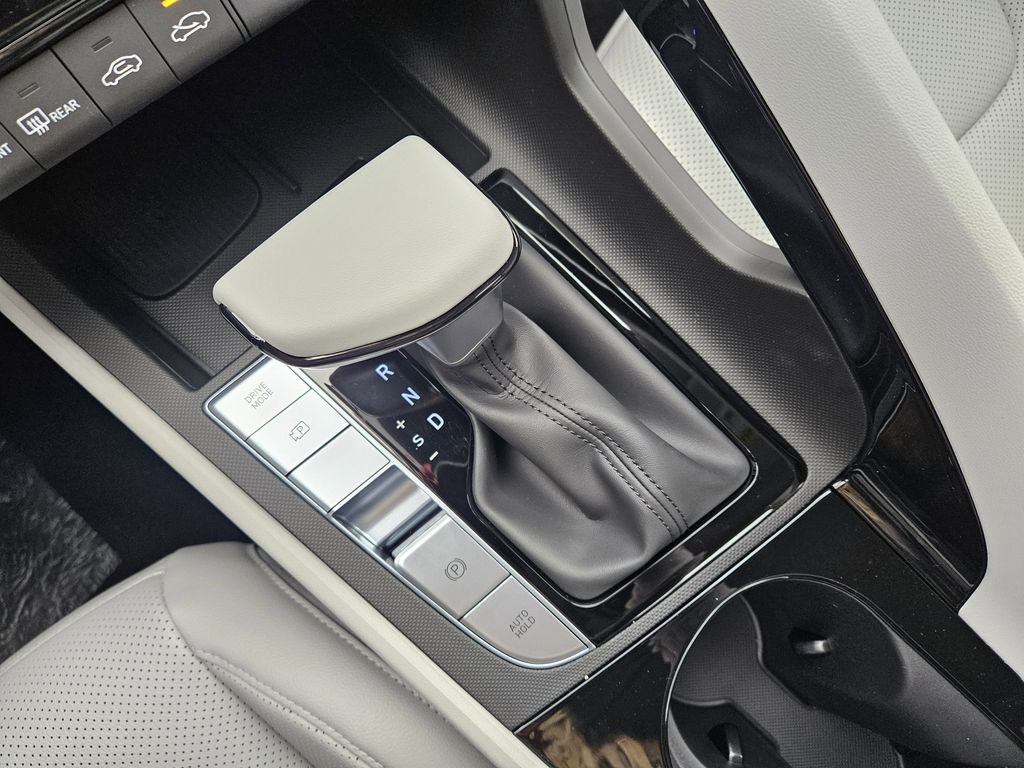 2025 Hyundai Elantra Hybrid