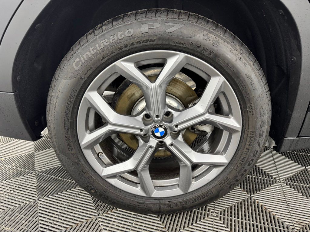 Thumbnail: 2025 BMW X4 - 9