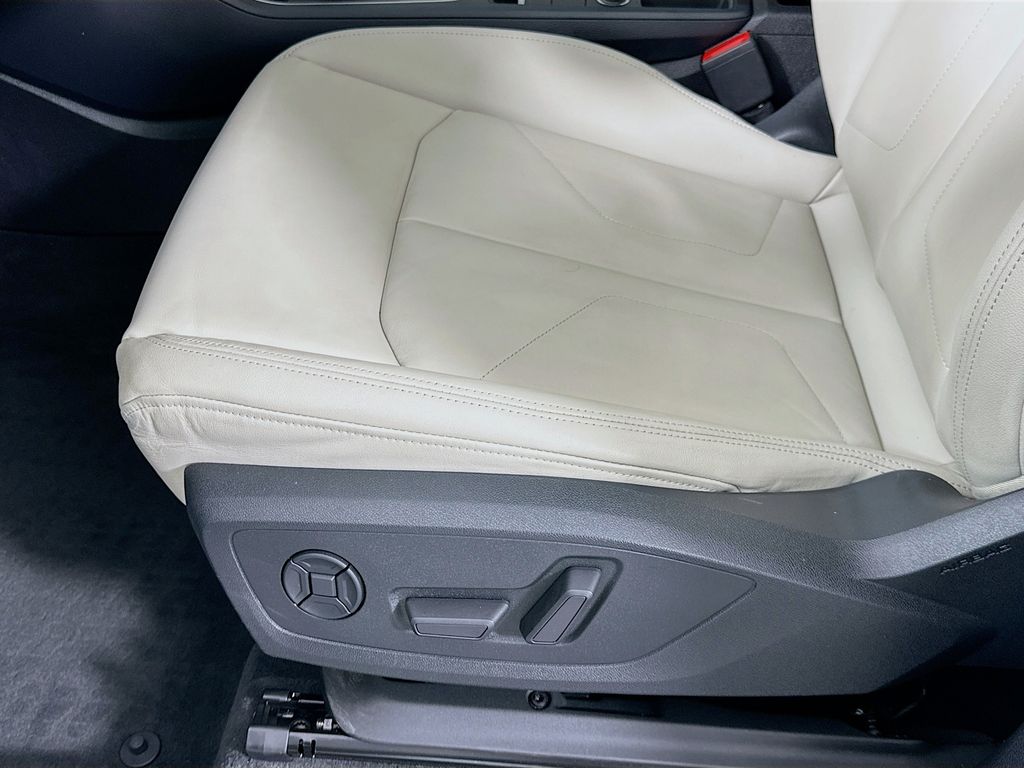 Thumbnail: 2021 Audi Q3 - 20