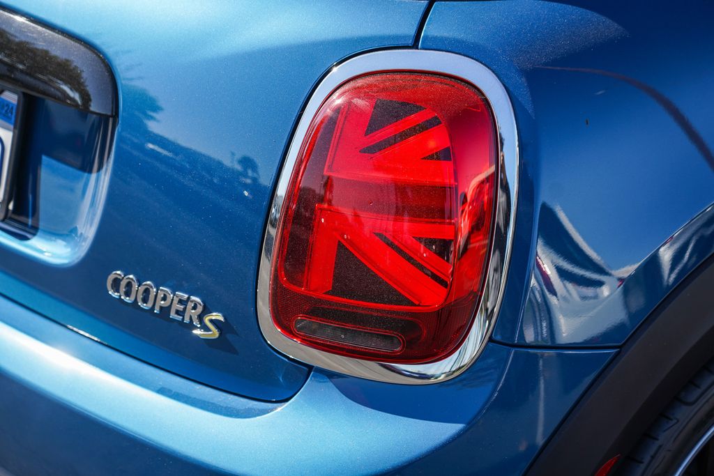 2024 MINI Cooper SE Electric Signature 9