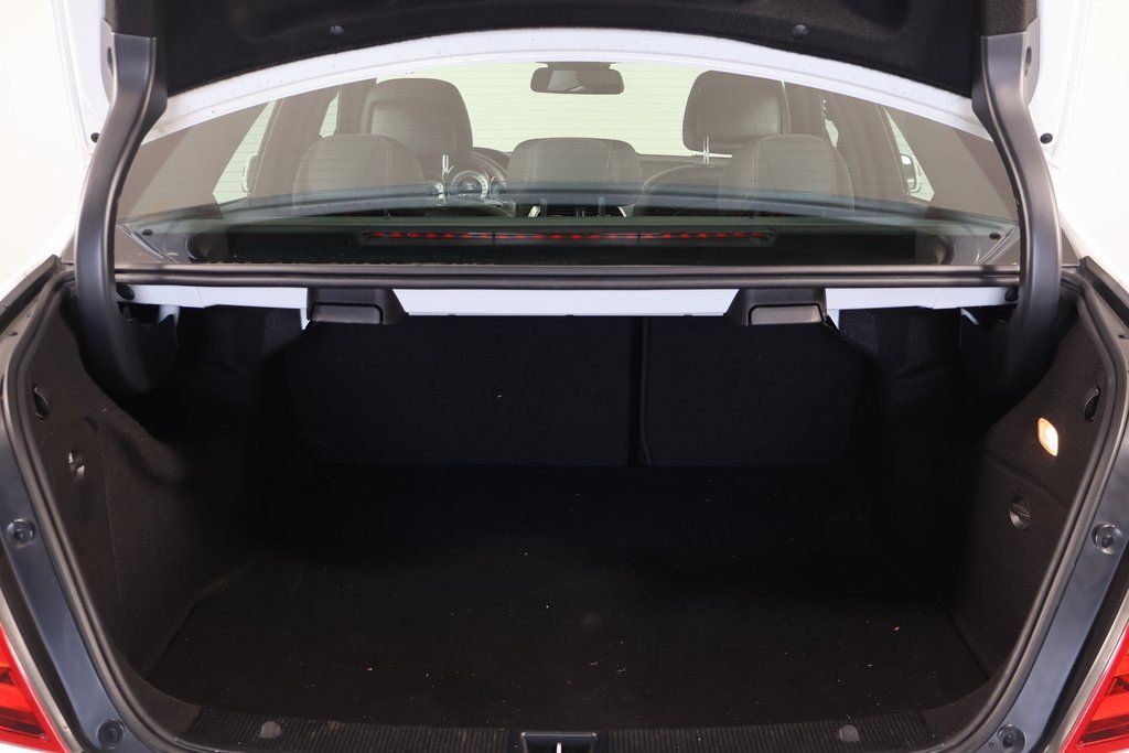 Thumbnail: 2013 Mercedes-Benz C-Class - 12