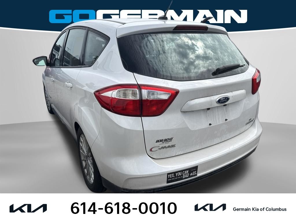 Used 2013 White Ford SE image 2