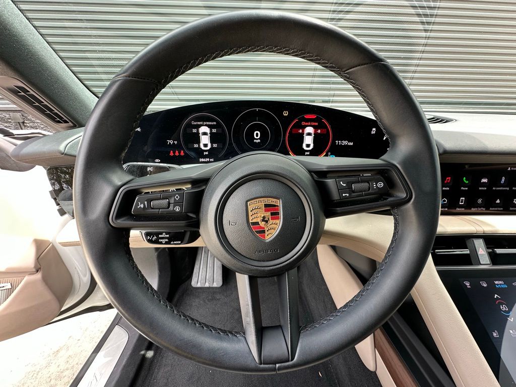Thumbnail: 2022 Porsche Taycan - 19