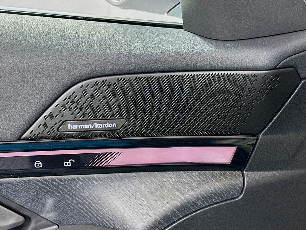 Thumbnail: 2026 BMW i5 - 19